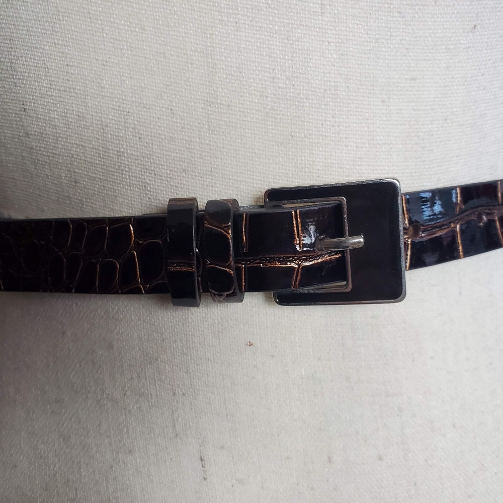 NWOT brown crocodile pattern belt